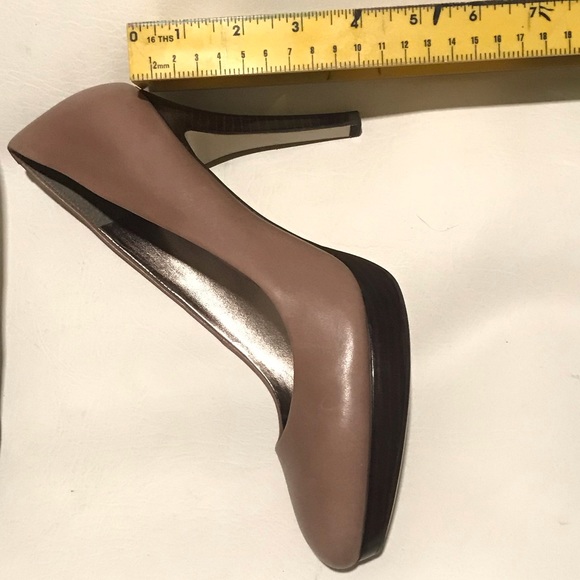 EUC Hive & Honey Lorna Heels 8.5M - Picture 4 of 8